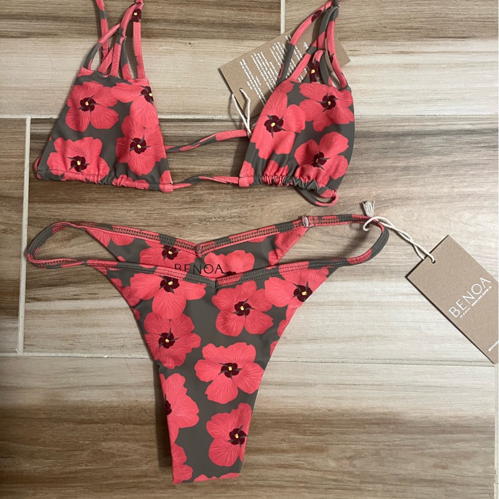 Benoa Hau Set (SOLD)